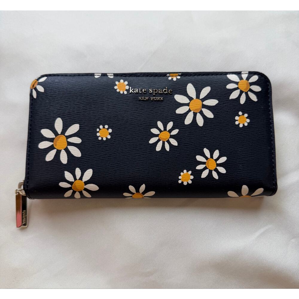 KATE SPADE Spencer Daisy Dots Zip Around Continental Wallet 7.5” x 4”